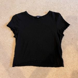 american eagle cropped black tee